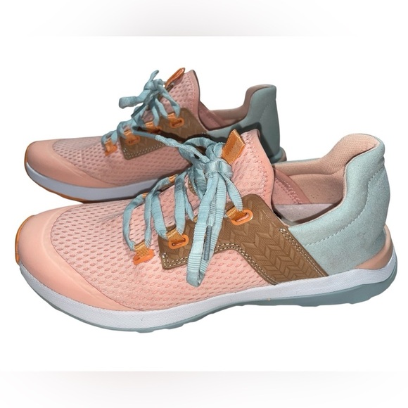 OluKai Wailuku Sneaker (Women) - Picture 3 of 6